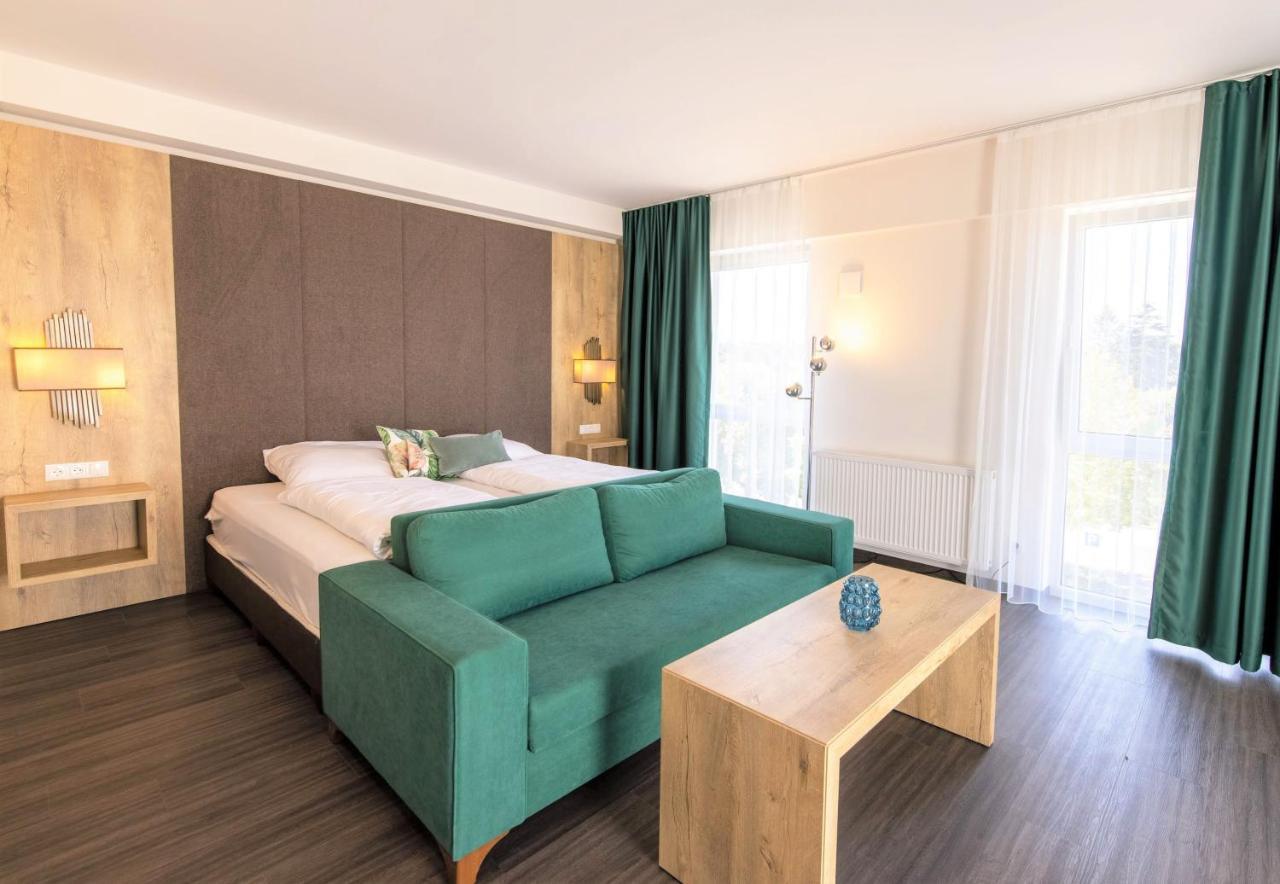 Luxstay Karben Neue Mitte - Self-Check-In Экстерьер фото