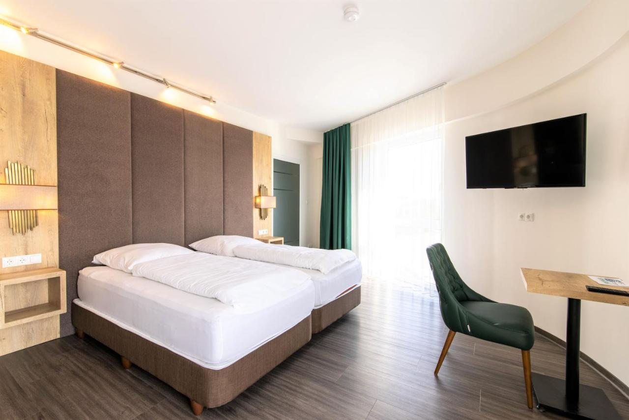 Luxstay Karben Neue Mitte - Self-Check-In Экстерьер фото